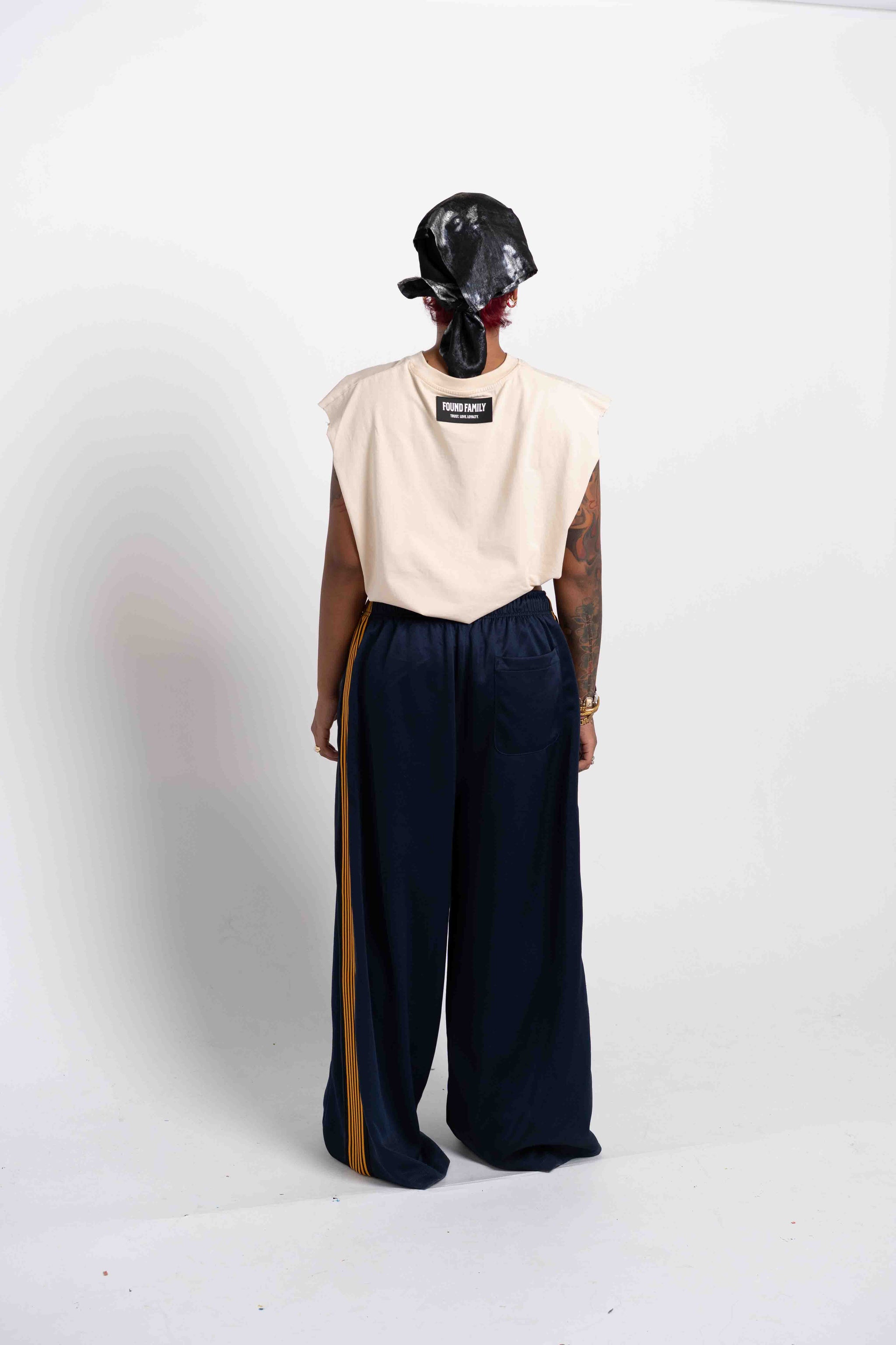 ”OFF WHITE” Sleeveless Tee